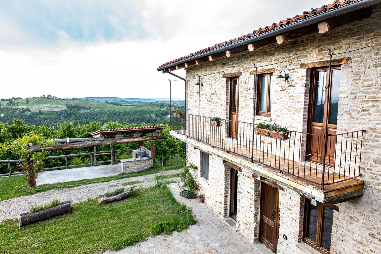 Casa Vecchia Bed&Breakfast Bossolasco Exteriör bild